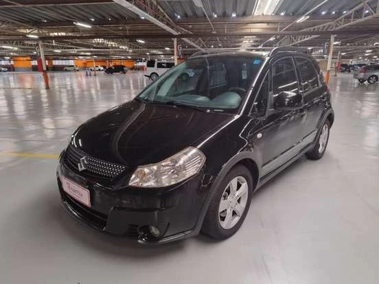 Suzuki SX4 preto à venda por até 45 mil reais em excelente estado, econômico e confiável, ideal para quem busca um carro compacto e versátil.