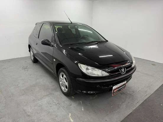 Peugeot 206 preto à venda por até 10 mil reais, excelente oportunidade de carro usado, compacto e econômico, perfeito para quem busca mobilidade acessível.