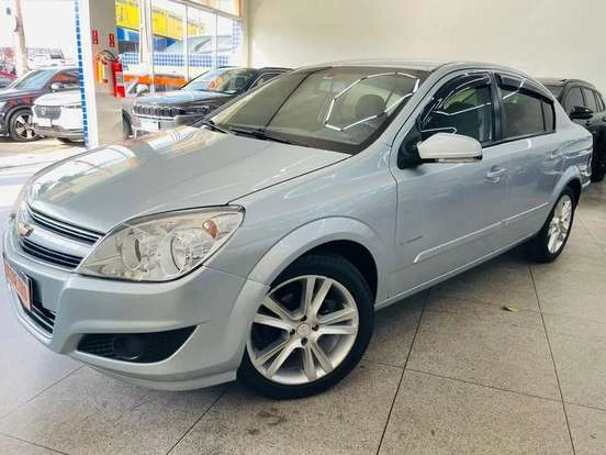 Carro Chevrolet Vectra ano 2008 em excelente estado, disponível por até 50 mil reais, ideal para quem busca segurança e desempenho acessível.