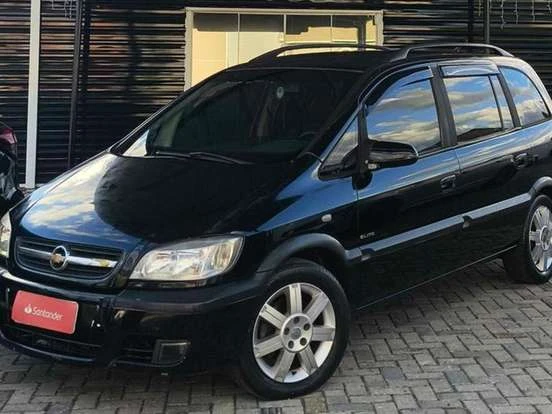 Chevrolet Zafira preta à venda por até 50 mil reais, ideal para quem busca um carro espaçoso, confortável e com excelente custo-benefício.