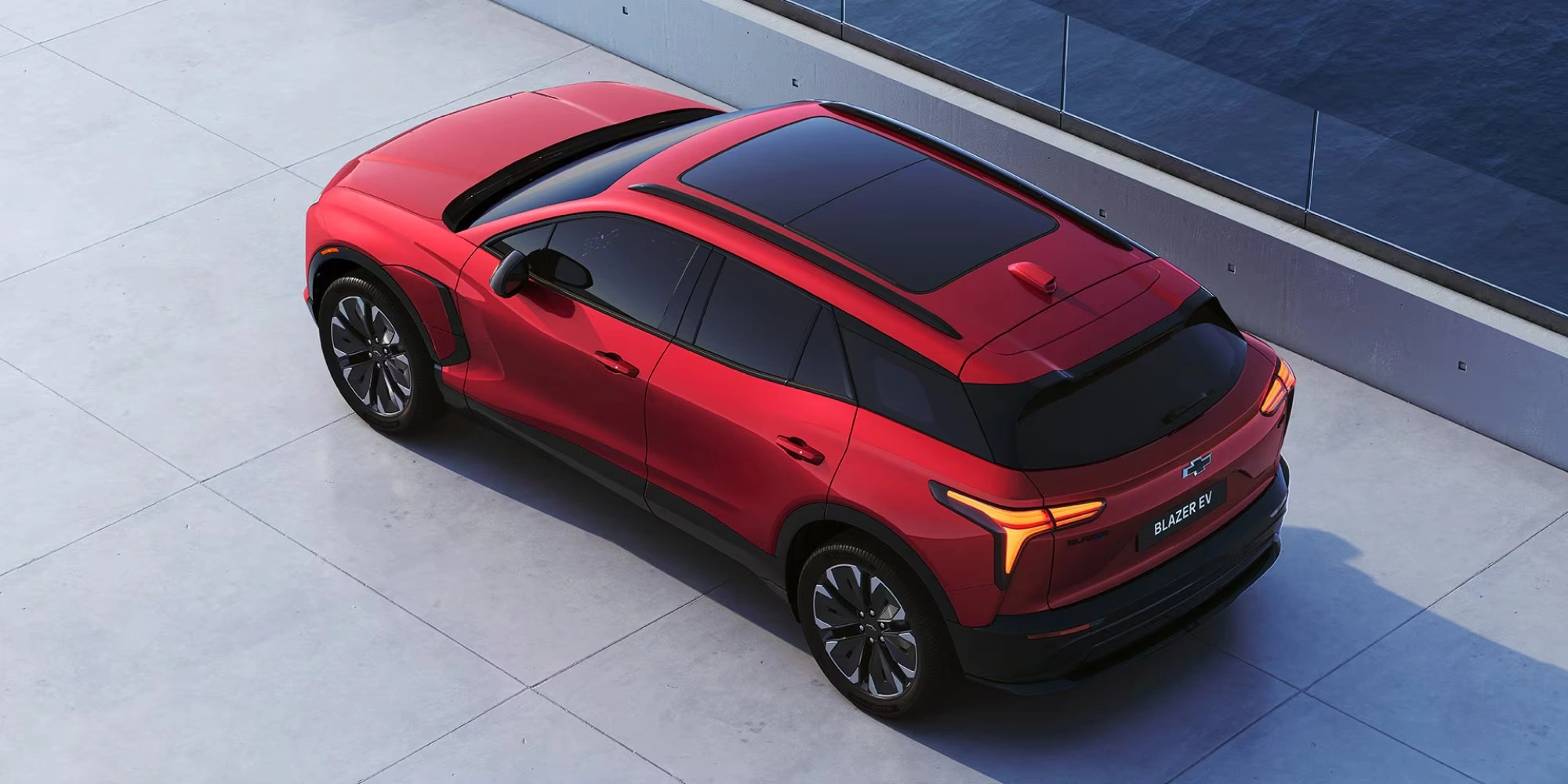 O SUV elétrico Chevrolet Blazer EV RS terá dois motores e tração integral a partir do ano que vem