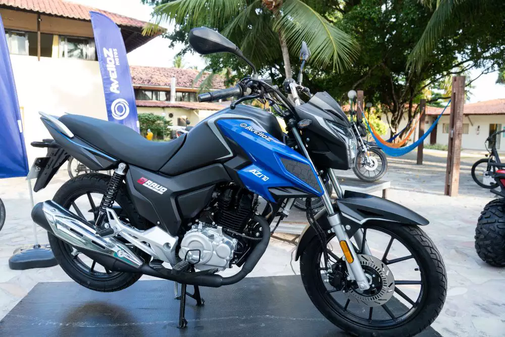 A Avelloz ataca novamente: lançará a naked urbana AZ170 Bravo