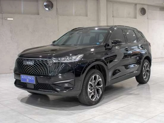 SUV GWM HAVAL H6 preto, destacando seu design moderno, linhas elegantes e detalhes sofisticados, ideal para quem busca um carro de até 300 mil reais.