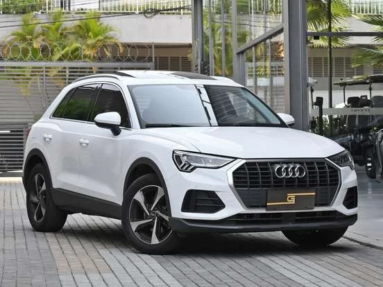 Audi Q3 branco em destaque, preço até 300 mil reais, excelente opção de SUV premium com design moderno, tecnologia avançada, conforto e desempenho superior.