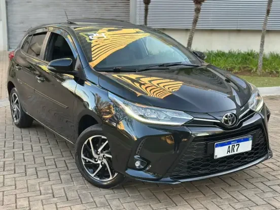 Toyota Yaris Preto 