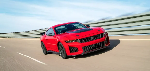 Ford Mustang Dark Horse Sc 2026 é uma obra de arte para as ruas