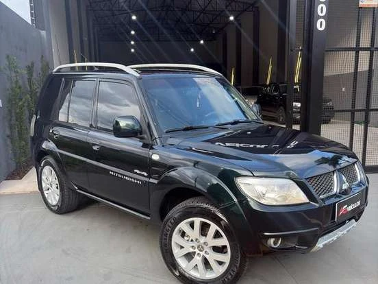 Mitsubishi Pajero TR4 preto à venda por até 60 mil reais, carro em bom estado, excelente oportunidade de compra