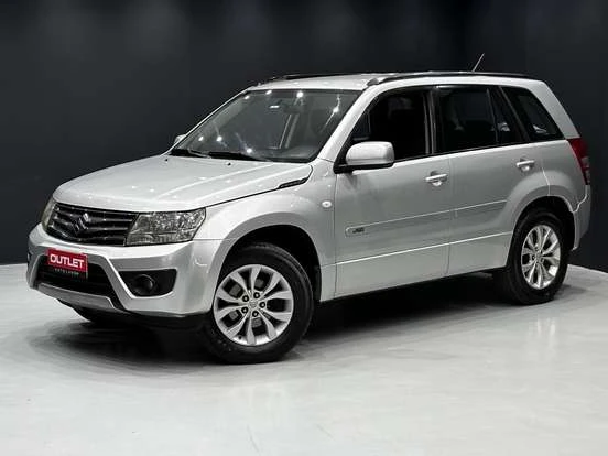 Suzuki Grand Vitara em excelente estado à venda por até 60 mil reais, veículo SUV com design moderno e espaço amplo, ótimo para famílias.