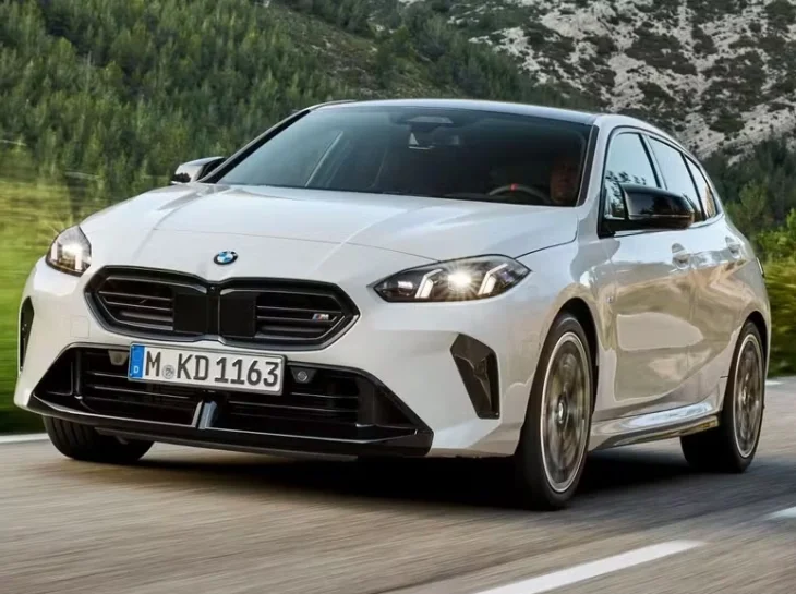 Novo BMW M135 chega ao Brasil em 2026