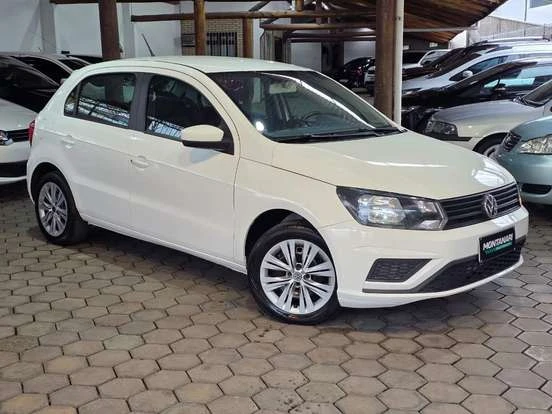 Volkswagen GOL branco perfeito para quem busca veículos com preço até 65 mil reais.