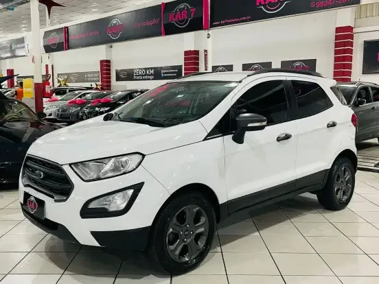 Ford EcoSport branco à venda por até 80 mil reais.