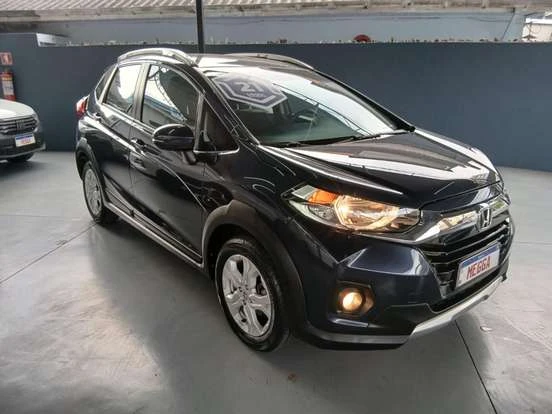 Honda WR-V usado em bom estado de cor preta, disponível para venda por até 90 mil reais, excelente oportunidade para quem busca SUV compacto.