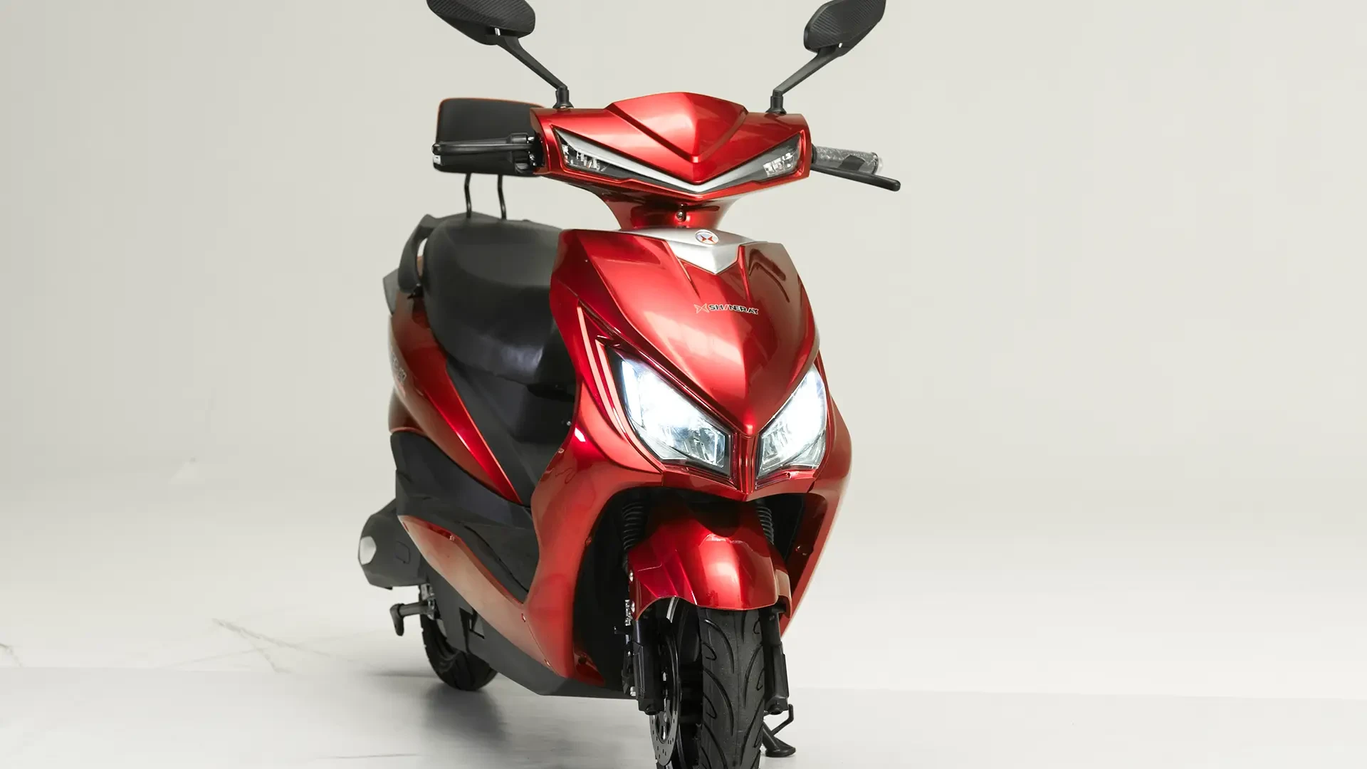 Scooter Shineray SE3 em destaque, modelo compacto e econômico ideal para quem busca mobilidade acessível até 5 mil reais.