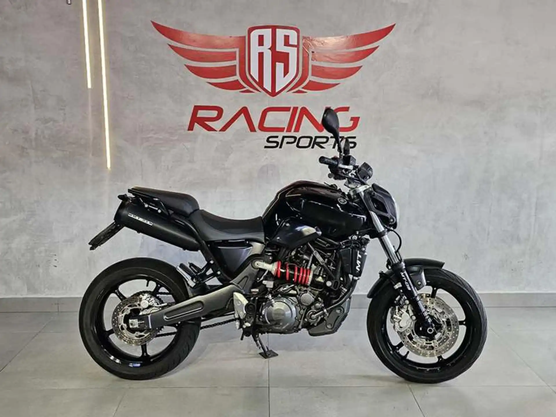 Yamaha MT-03, com preço até 30 mil, ideal para quem busca desempenho e economia.