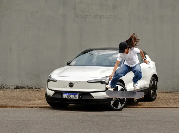 Rayssa Leal brilha em campanha de SUV de 428 cv