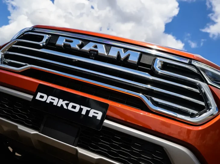 Ram aposta no "Dark" para nova versão da Dakota