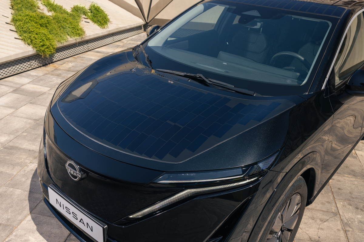 SUV elétrico da Nissan ganha reforço de painéis solares