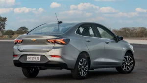 Sedã mais vendido do Brasil em janeiro de 2026, Chevrolet Onix Plus despencou em vendas frente a dezembro
