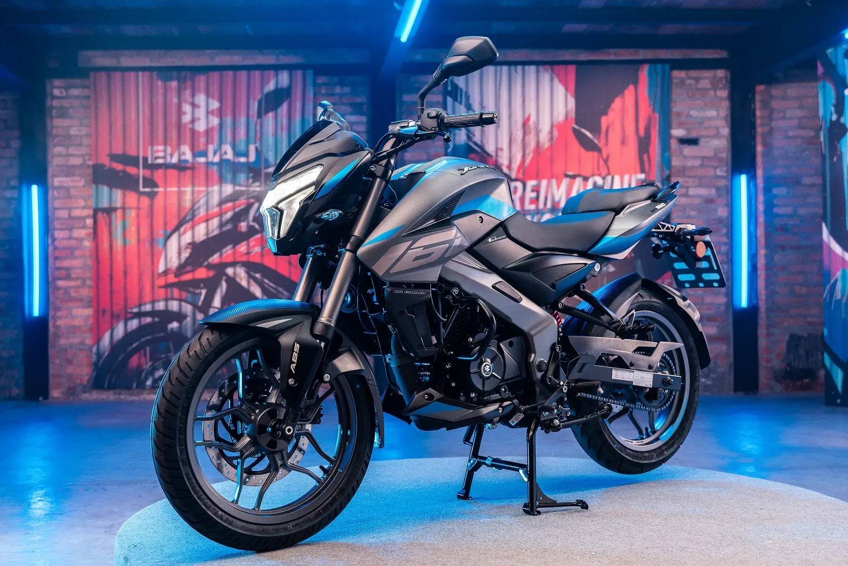 Bajaj Dominar Ns160