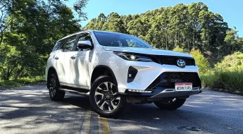 Qual foi a cor de carro mais buscada em 2025?