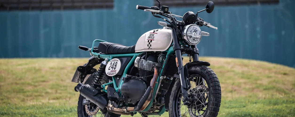 Royal Enfield Bear 650 Estáticas (2)