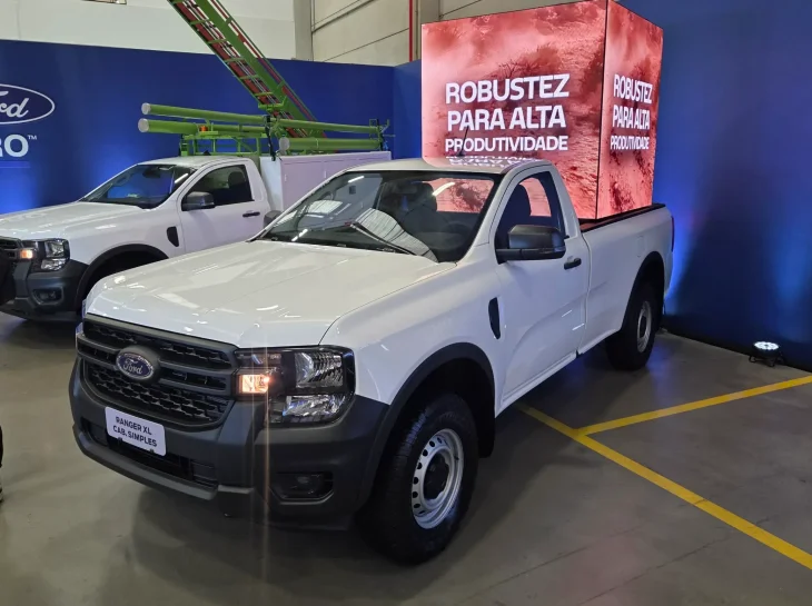 Ranger mostra novas armas e declara guerra à Hilux