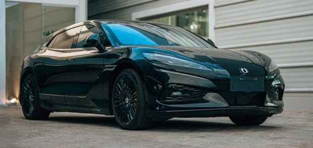 Denza, a marca de carros premium da BYD, terá carregadores ultrarrápidos