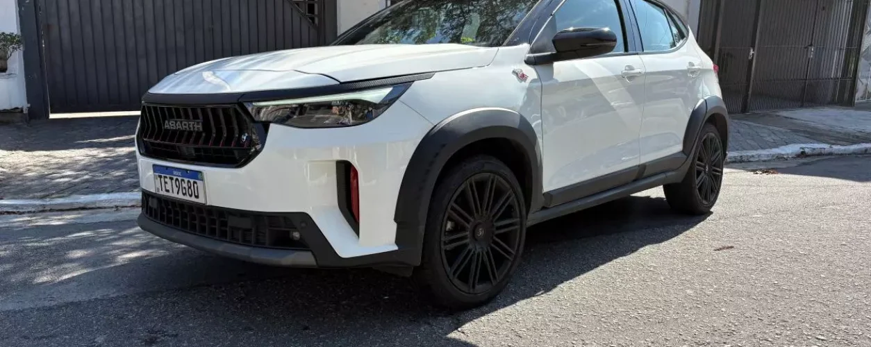 Pulse Abarth não é racional, e isso é ótimo