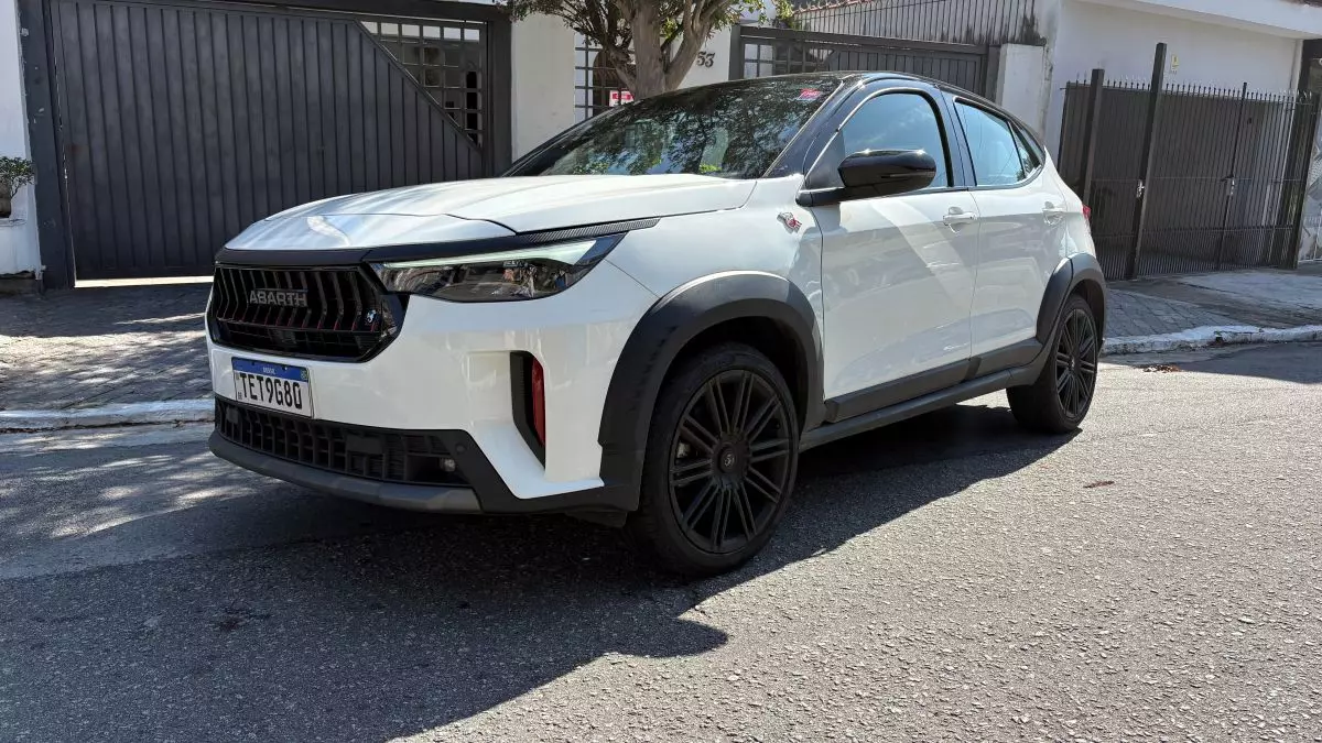 Pulse Abarth não é racional, e isso é ótimo