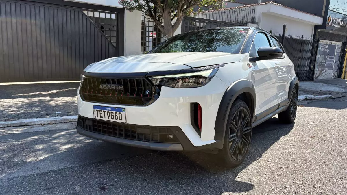 Pulse Abarth não é racional, e isso é ótimo