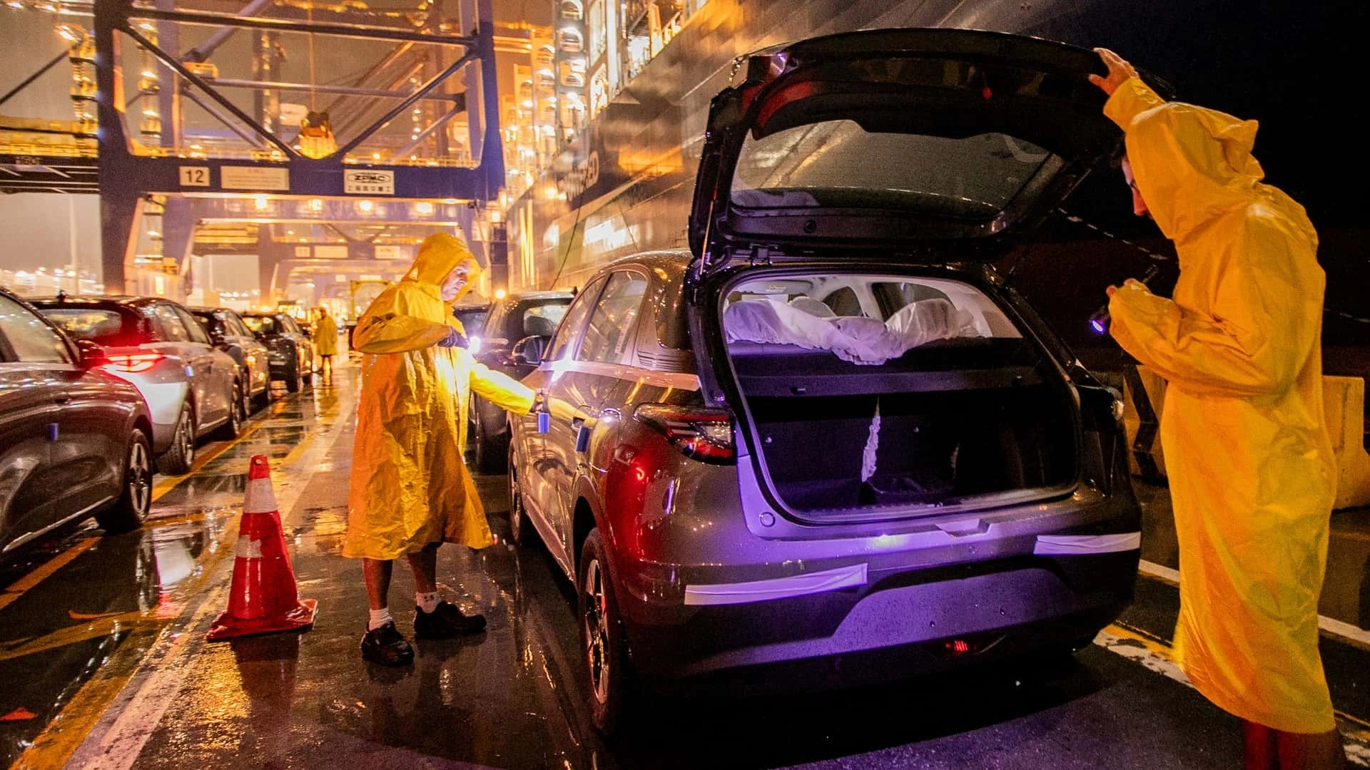 Desembarque De Carros Da Geely Em Paranaguá (pr) 2