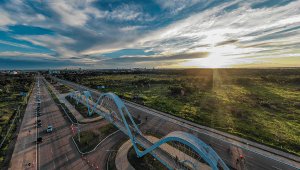 IPVA RO 2026: pôr do sol em Porto Velho; regularizar o veículo é crucial para evitar autuações e pontos na carteira | Crédito: SEMTRAM-RO