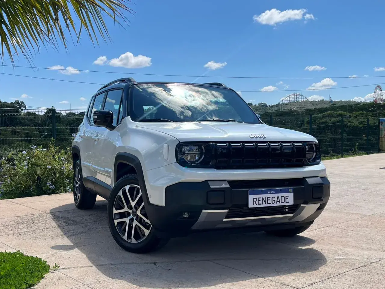 Jeep Renegade híbrido 2027 na versão Sahara