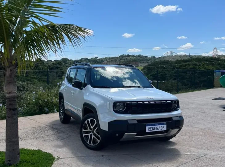 Jeep atualiza linhas e interior do Renegade