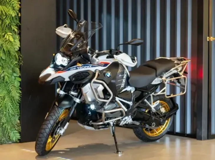 Moto de 100 mil reais: confira os 5 melhores model