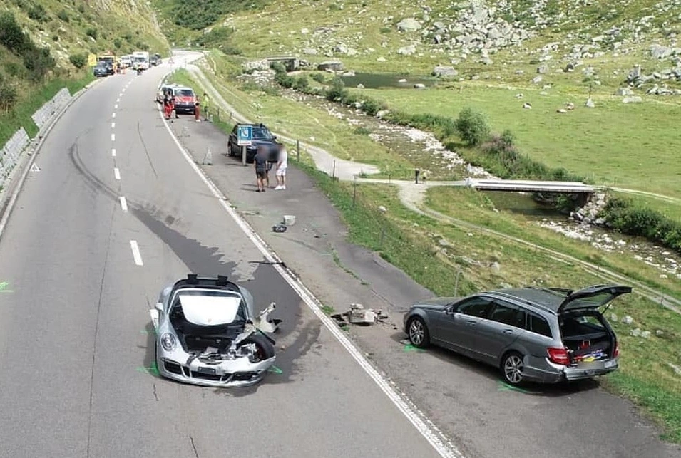 Acidente Em Estrada Da Europa