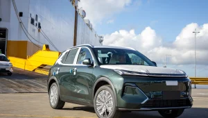 Primeiro lote do Geely EX5 híbrido já está no Brasil