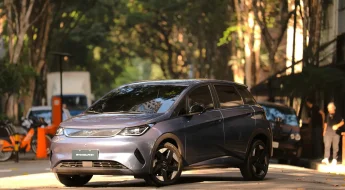 Busca por carros elétricos cresce quase 50%