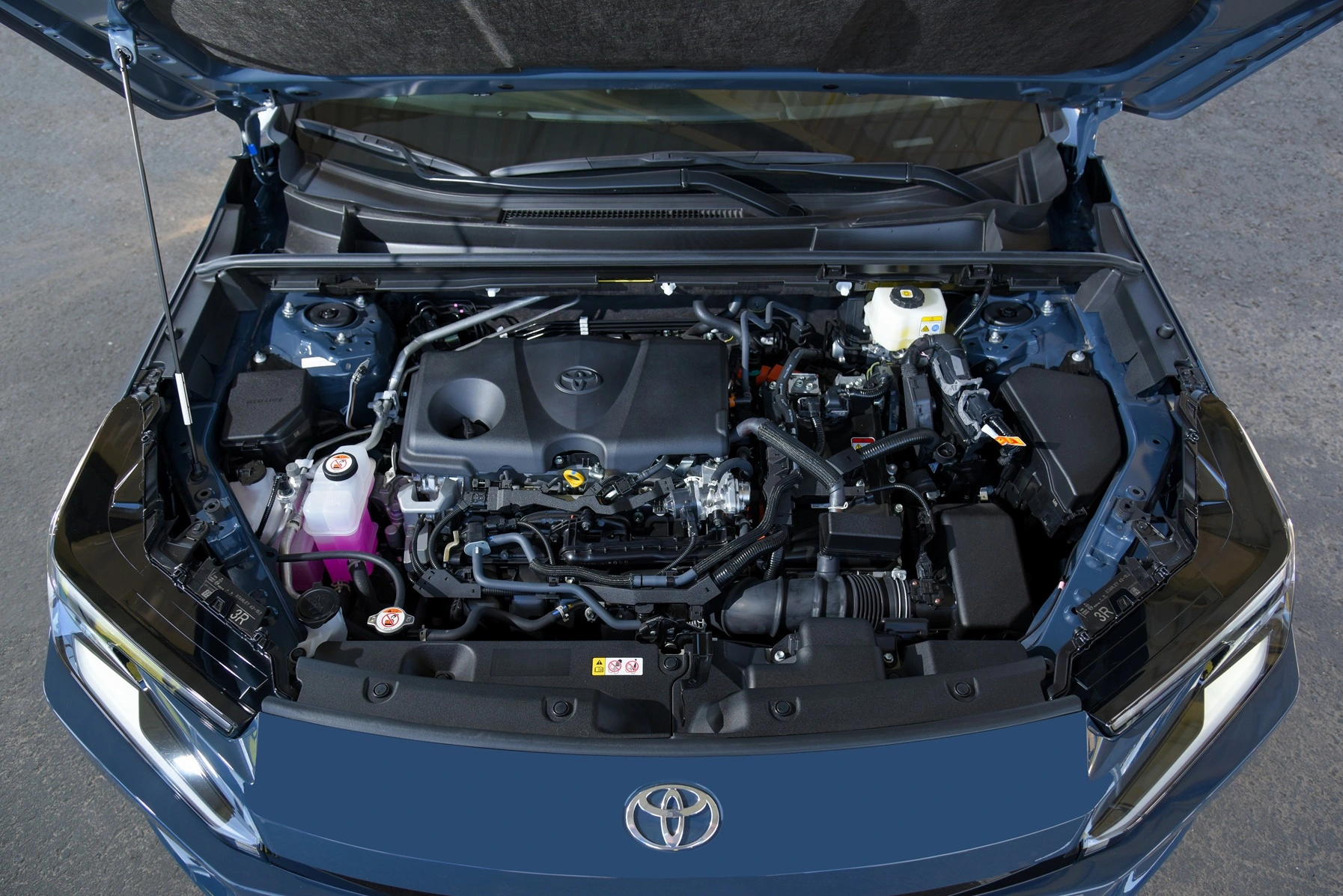 Novo RAV4, SUV médio da Toyota mais vendido do mundo, chega ao Brasil em maio de 2026