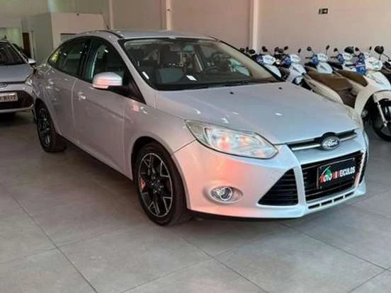 Ford Focus 2015 completo em ótimo estado, com preço até 100 mil reais, ideal para quem busca um carro confiável e econômico na faixa de preço.