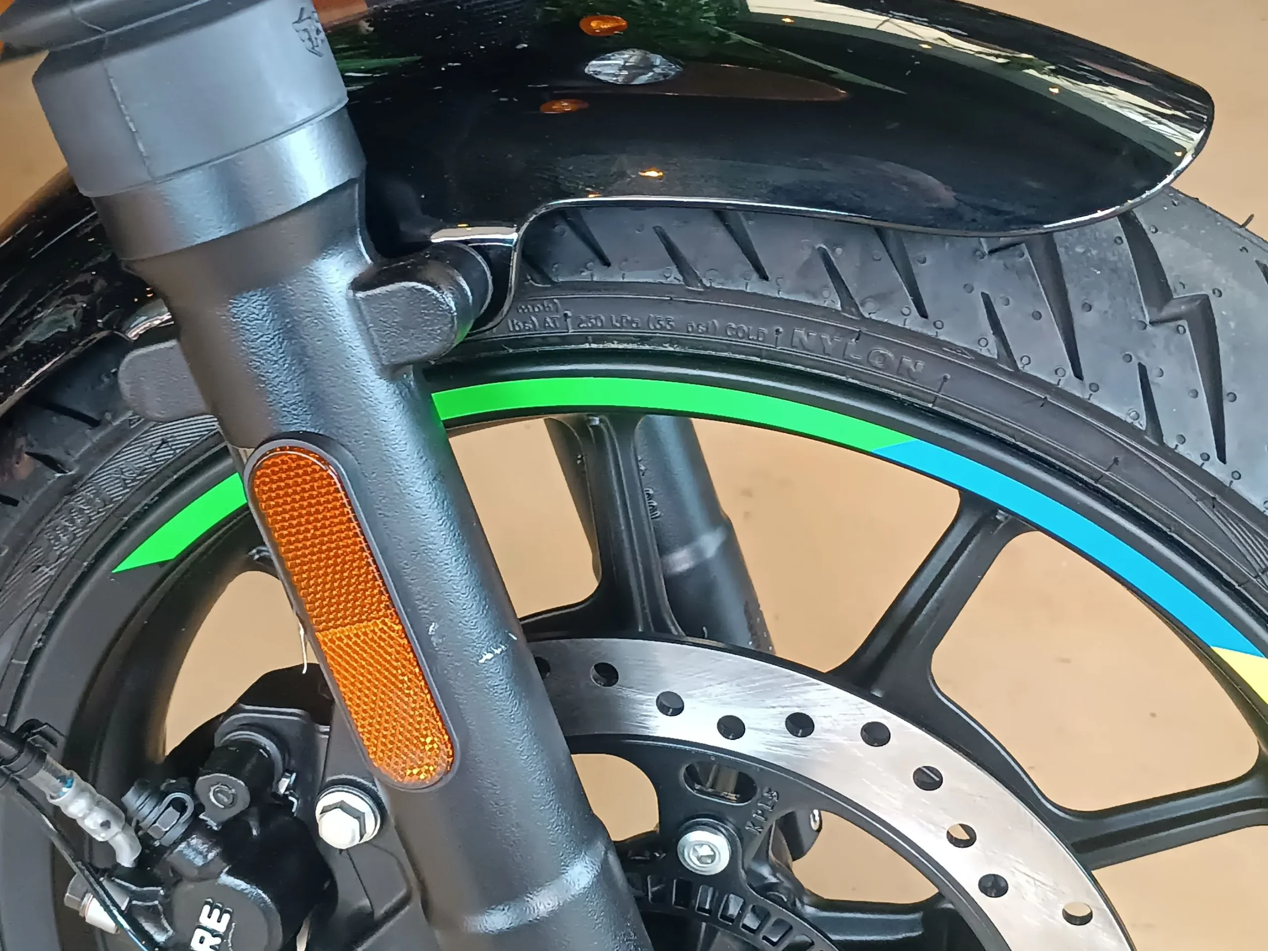 Royal Enfield Hunter 350 Brazil White (3)