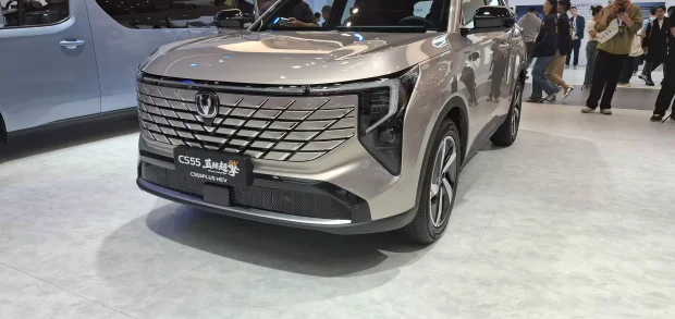 Changan CS55 e 75 devem ganhar produção local e ter motor flex
