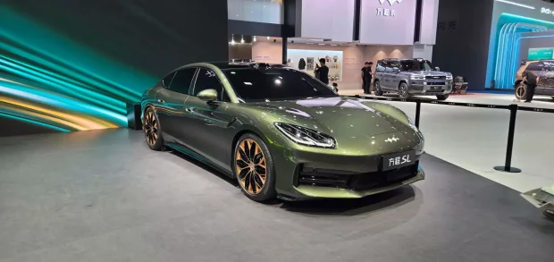 BYD lança linha rival do Porsche Taycan