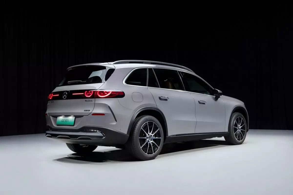 Mercedes-Benz GLC L elétrico estreia na China