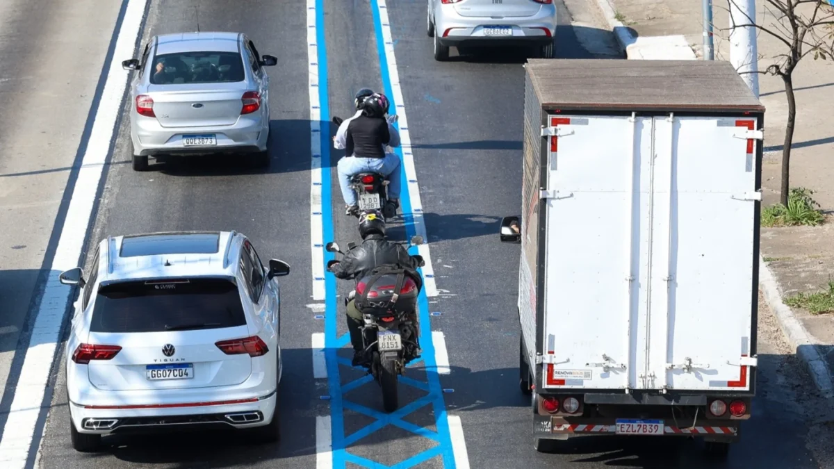 Faixa Exclusiva Para Motos