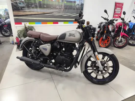 Royal Enfield Classic 350 até 60 mil reais com design vintage, motor robusto e ótima performance, ideal para quem busca uma motocicleta clássica e confiável.