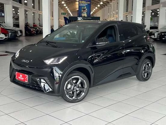 Imagem do carro BYD Dolphin Mini, um veículo elétrico compacto e moderno, disponível por até 170 mil reais, ideal para quem busca economia e inovação.