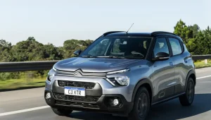 Citroen C3 Xtr Cinza Frente 3x4 Movimento Estrada 2