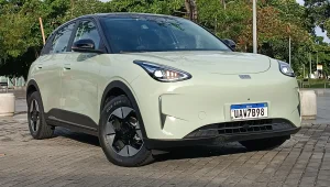 Geely EX2 cresce no varejo e ameaça domínio da BYD