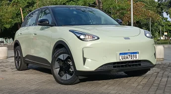 Geely EX2 cresce no varejo e ameaça domínio da BYD